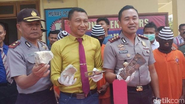 Polisi Tangkap Pelaku Pembakaran Mobil Perhutani di Blora