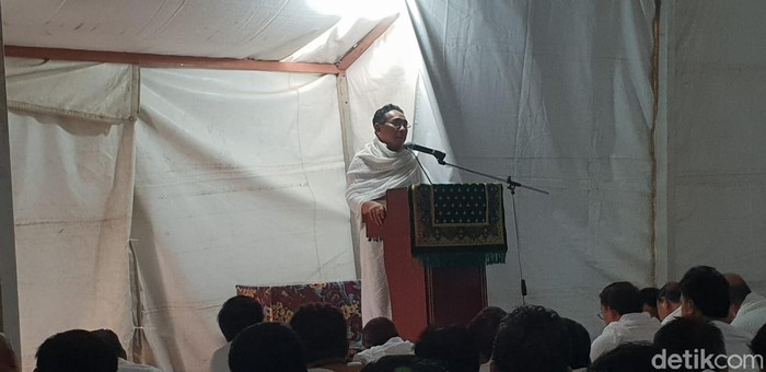 KH Yahya Cholil Staquf menyampaikan khotbah wukuf di padang Arafah/Fajar Pratama detikcom