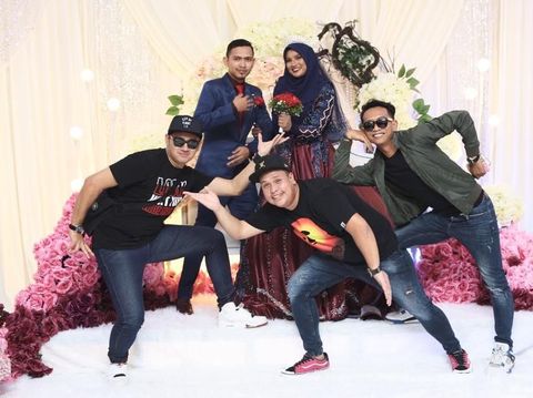 Bukan Hanya di Drama TV, Kisah Cinta 'Guruku Istriku' Ini Nyata