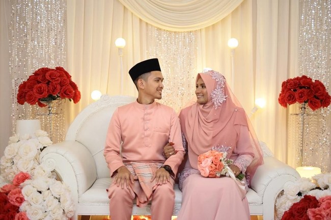 Tak mudah bagi pria berusia 21 tahun ini untuk memikat hati Aishah, karena cintanya pernah ditolak oleh sang guru. Hazim pun tak putus asa saat Aishah memberikan syarat yaitu ia harus dapat persetujuan orangtuanya. Foto: Facebook Rafi Rahman