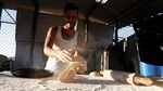 Melihat Proses Pembuatan Pizza Unik di Kuba