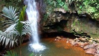 Coba deh telusuri Desa Ciasihan, Kecamatan Pamijahan, Kabupaten Bogor. Kamu akan bertemu indahnya Curug Jeblug (Derry N/dTraveler)