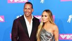 Penampakan Cincin Tunangan Rp 14,2 M Jennifer Lopez
