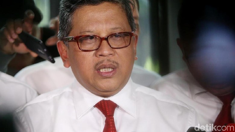 Hasto: Soetrisno Bachir Apresiasi Kepemimpinan Jokowi Hasto: Soetrisno Bachir Apresiasi Kepemimpinan Jokowi