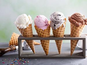 Makan Es Krim Ternyata Bisa Perbaiki Suasana Hati yang Buruk