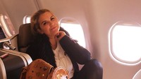 Wanita 41 tahun ini juga seringkali traveling ke berbagai destinasi (katiaaveirooficial/Instagram) 