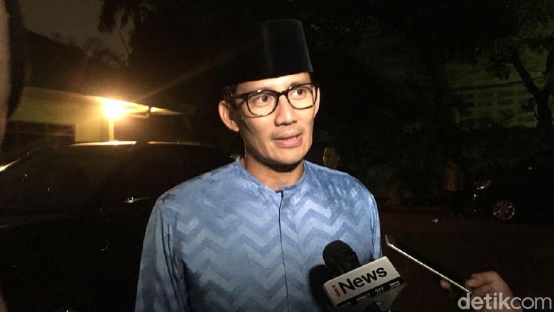 Jokowi-Maruf Disukai Emak-emak, Sandi: Saya Harus Kerja Keras Jokowi-Maruf Disukai Emak-emak, Sandi: Saya Harus Kerja Keras