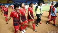 Timnas wanita Indonesia harus menelan kekalahan telak dengan skor 0-12 dari Korea Selatan.