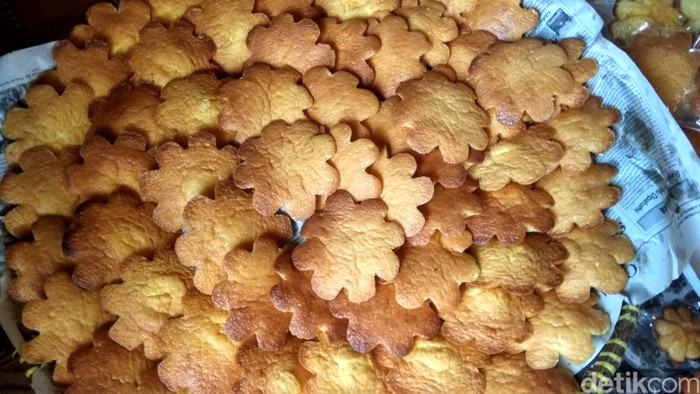 kue kembang waru kue kembang waru