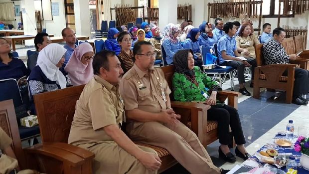 RSCM-FKUI Gelar Pelatihan 70 PHL Panti Werdha Cipayung