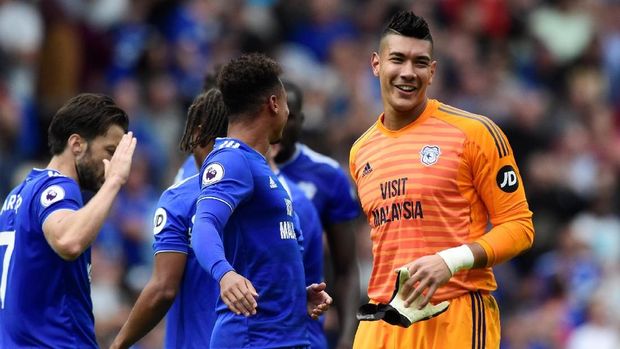 Neil Etheridge jadi buah bibir media-media Inggris.