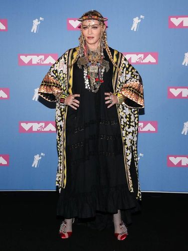 Penghormatan Madonna untuk Aretha Franklin Dikritik di VMAs, Ada Apa? 