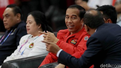 Jokowi Semringah Lihat Eko Yuli Raih Medali Emas
