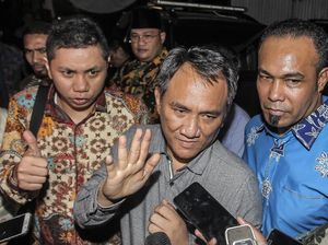 Seteru Kader Loncat ke NasDem, Andi Arief Minta PDIP cs Tak Ikut Campur