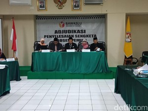 Bawaslu DKI Gelar Sidang Eks Koruptor Dilarang Nyaleg, Taufik Absen