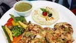 Nyamm! Ada 10 Chicken Steak Juicy dengan Kentang Goreng untuk Makan Siang