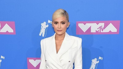10 Selebriti Berbusana Terbaik di MTV VMAs 2018