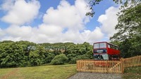Untuk menginap di hotel bus ini tarifnya 516 Poundsterling (setara Rp 9,6 juta) untuk durasi menginap selama 7 malam. Bus ini bisa diinapi 5 orang sekaligus. Tertarik? (dok. Bertrams Hotel)
