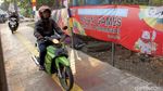 Lagi! Pengendara Motor Jajah Jalur Trotoar