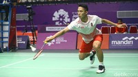 Jonatan bertanding melawan Chen Long di Istora Senayan, Rabu (22/8/2018) malam WIB.