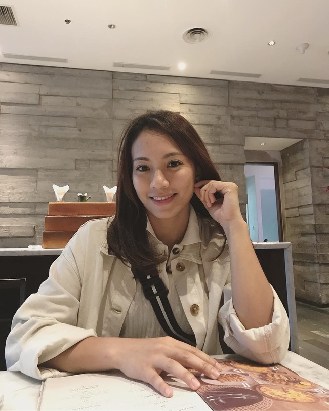 Dari segala macam pemikiran banyak orang tentang cantik, intinya ada pada dirimu sendiri. Jangan pusing, dibuat simple aja, asalkan pikiran kamu positive itu artinya kamu cantik. Sesederhana itu. ingat: Cantik itu bukan hanya paras wajah ya,” begitu pesan Sheila di Instagram. Kalian setuju? Foto: Dok. Instagram Berllian Marsheilla