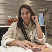 Dari segala macam pemikiran banyak orang tentang cantik, intinya ada pada dirimu sendiri. Jangan pusing, dibuat simple aja, asalkan pikiran kamu positive itu artinya kamu cantik. Sesederhana itu. ingat: Cantik itu bukan hanya paras wajah ya,” begitu pesan Sheila di Instagram. Kalian setuju? Foto: Dok. Instagram Berllian Marsheilla