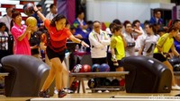 Peboling Indonesia bertanding di kategori trio putri.