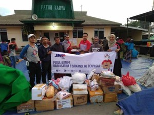JNE Kirim Ratusan Ton Bantuan Masyarakat untuk Korban Gempa Lombok