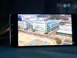 Melihat Lebih Dekat Pocophone F1 Jagoan Baru Xiaomi