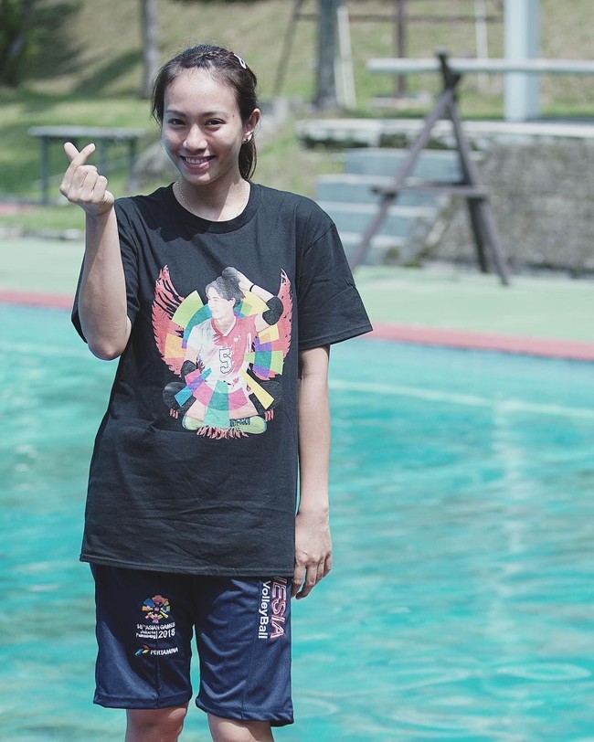 Kejuaraan merupakan tempat pencari bakat mencari bibit baru. Makanya, saya selalu berusaha menunjukan yang terbaik saat mengikuti kejuaraan, ujar atlet voli yang juga populer di Instagram ini. Foto: Dok. Instagram Berllian Marsheilla