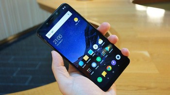 Pocophone F1 ini hadir dengan layar 6,18 inch FullHD+ Foto: Istimewa/Trusted Review