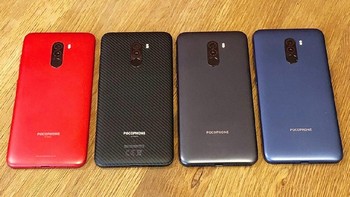 Saat diperkenalkan di India, Rabu (22/8/2018), ada tiga varian warna yang diperkenalkan, yakni Graphite Black, Steel Blue, dan Rosso Red. Namun, ada opsi keempat yang disebut Armored Edition dimana bodinya sudah dilapisi dengan Kevlar sehingga nyaman saat digenggam dan tahan dari goresan. Foto: Istimewa/Trusted Review