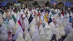 Potret Korban Gempa Lombok Salat Idul Adha di Pengungsian