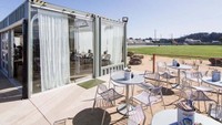 Selain makanan, restoran ini juga menyediakan pemandangan berupa lapangan golf yang hijau. Istimewa/Inhabitat.