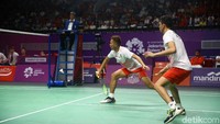 Pertarungan Fajar/Rian vs Zhang Nan/Liu Cheng berjalan selama tiga gim.
