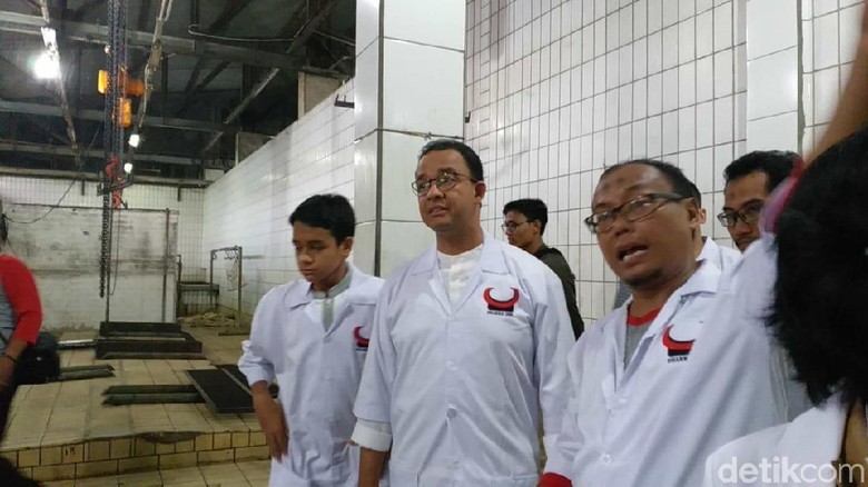 Kunjungi RPH Dharma Jaya, Anies Pelajari Organ Sapi Layak Konsumsi Kunjungi RPH Dharma Jaya, Anies Pelajari Organ Sapi Layak Konsumsi