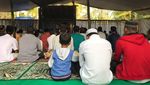 Saat Susi Salat Id Bareng Korban Gempa Lombok di Bawah Tenda Darurat