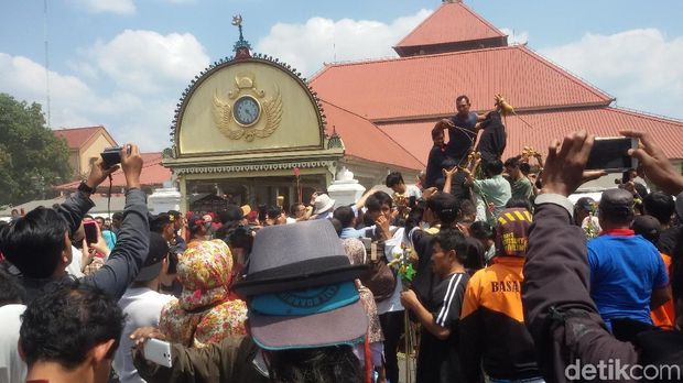 Begini Serunya Tradisi Grebeg Besar di Keraton Yogyakarta