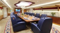 Foto: Interior mewah pun tampak dalam pesawat jenis Boeing 747-8 yang telah dimodifikasi tersebut. Ini ruang makannya (Controller)