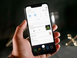 Melihat Lebih Dekat Pocophone F1 Jagoan Baru Xiaomi