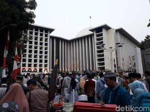 Jemaah Idul Adha Mulai Berdatangan ke Masjid Istiqlal