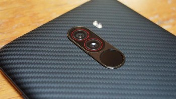 Pada bagian belakang bercokol dual-camera yang memiliki konfigurasi 12 MP + 5 MP. Foto: Istimewa/Trusted Review