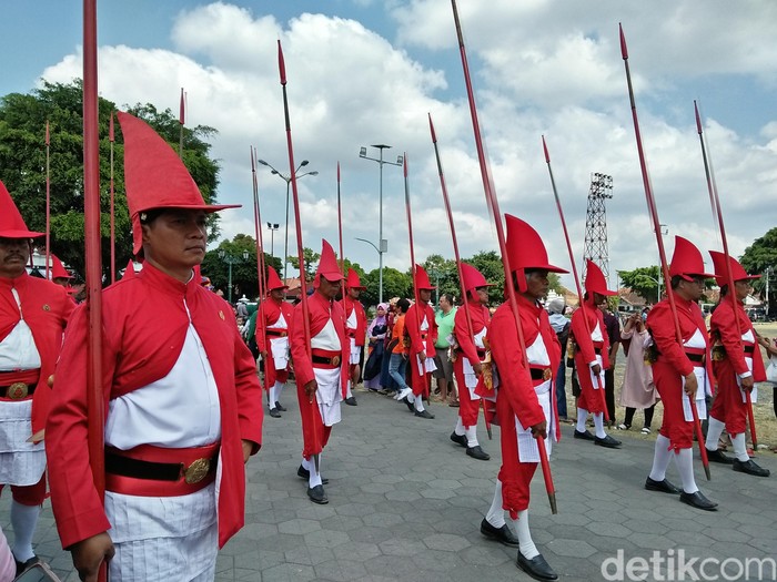 Prajurit Keraton Yogyakarta saat Gerebeg Besar