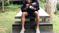 Atlet berusia 22 tahun ini ternyata sudah punya kekasih hati. Ditemani es krim, Gagarin dan sang kekasih tampil mesra dan manis.  Foto: Instagram @gerinathaniel