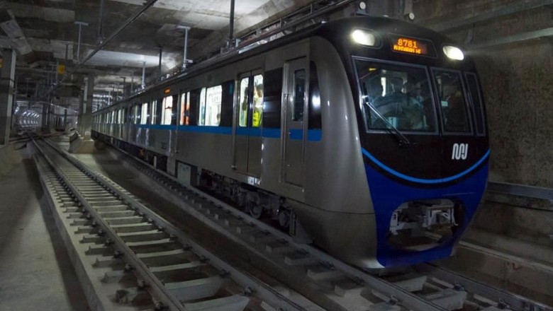 Heboh Selebgram Injak Kursi, MRT: Mereka Diundang Pemprov DKI