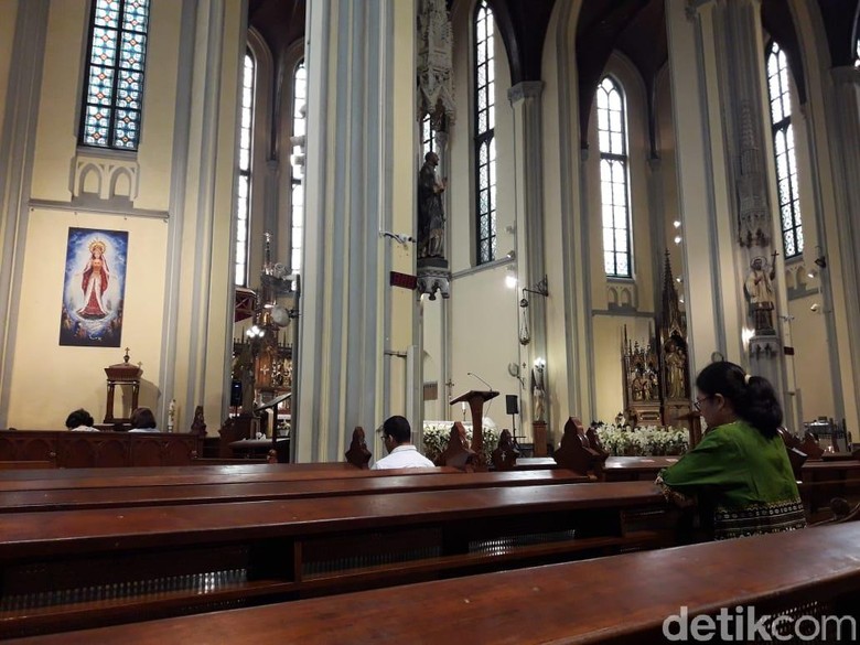 Misa di Katedral Khidmat, Salat Idul Adha Khusuk di Istiqlal Misa di Katedral Khidmat, Salat Idul Adha Khusuk di Istiqlal