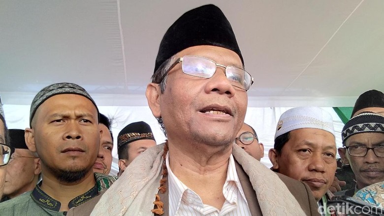 Mahfud Md: Tak Semua yang Dipanggil Habib Keturunan Nabi Mahfud Md: Tak Semua yang Dipanggil Habib Keturunan Nabi