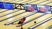Peboling Indonesia Indryati Aldila melakukan lemparan.