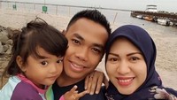 Eko Yuli Irawan juga menikmati liburan keluarga. Ini foto mereka saat liburan ke Ancol di Jakarta (ekopower62/Instagram) 