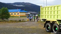 Kabupaten Arfak berada di ketinggian 1.700 mdpl. Beragam potensi wisata alam ada di sini, mulai dari danau kembar, pengamatan burung dilindungi, kupu-kupu, hingga budaya lokal yang masih terjaga. (Masaul/detikTravel)
